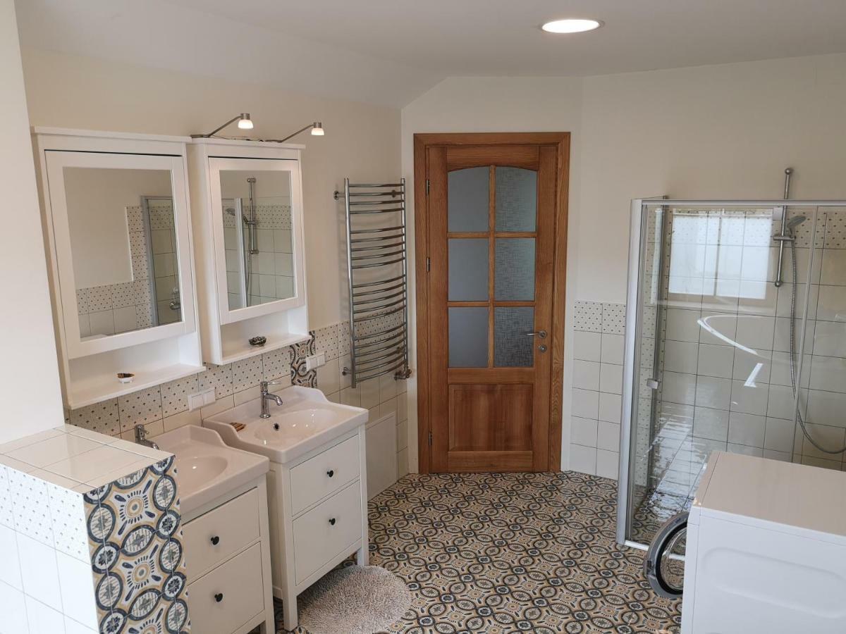 9 Min From Palanga! Luxury House On The River And Sauna Kretinga Kültér fotó